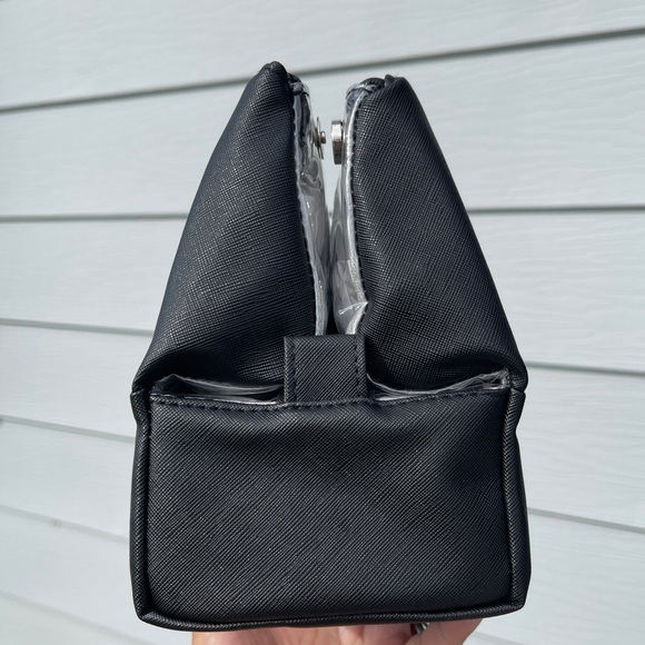 TAHARI Cosmetics Pyramid Case - Picture 10 of 14